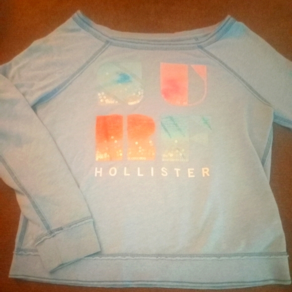 🤠Hollister Light Blue Sweatshirt Size Medium - Picture 1 of 6